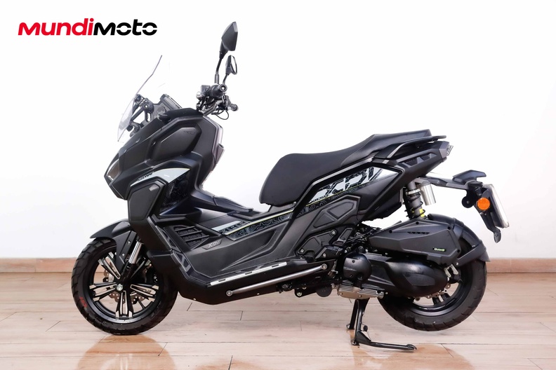 Motorbike image 5
