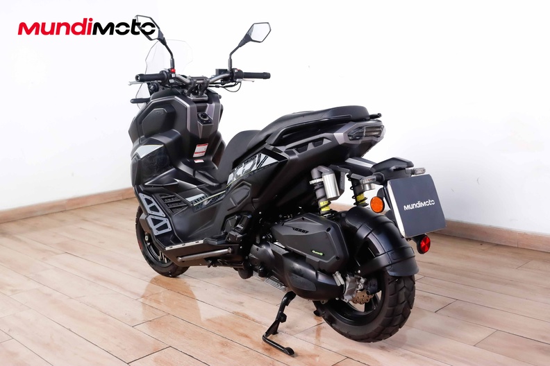 Motorbike image 6