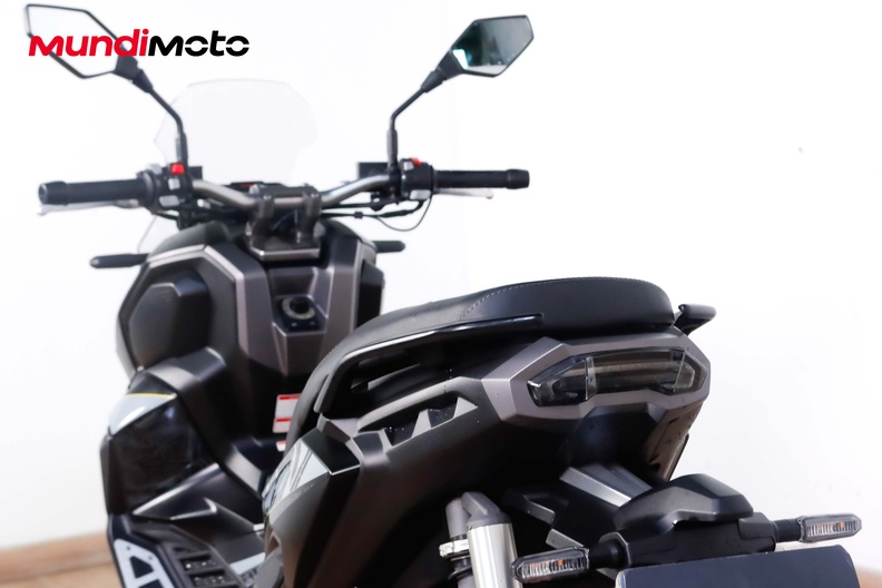Motorbike image 9