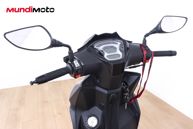 Motorbike image 10