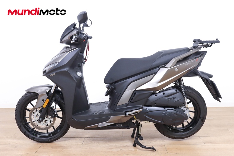Motorbike image 5