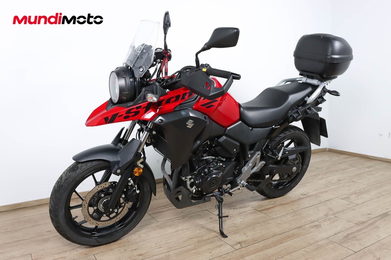 https://assets.mundimoto.com/images/8d441d65-4be8-472c-bb08-c63405af8808/LEFT_FRONT-0_medium.jpg