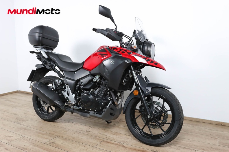 https://assets.mundimoto.com/images/8d441d65-4be8-472c-bb08-c63405af8808/RIGHT_FRONT-0_medium.jpg