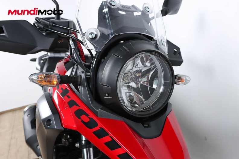 https://assets.mundimoto.com/images/8d441d65-4be8-472c-bb08-c63405af8808/RIGHT_FRONT_DETAIL-0_medium.jpg