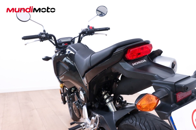 Motorbike image 8