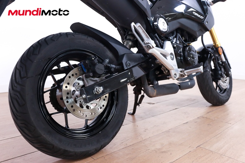 Motorbike image 3