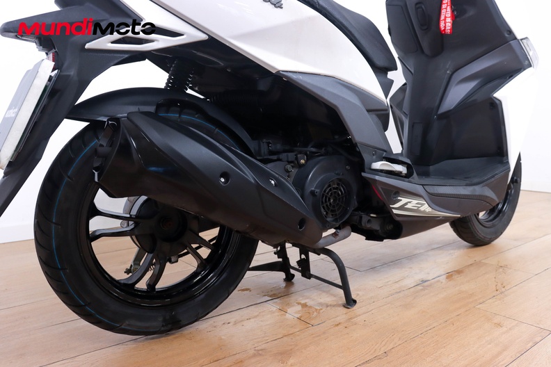 Motorbike image 3