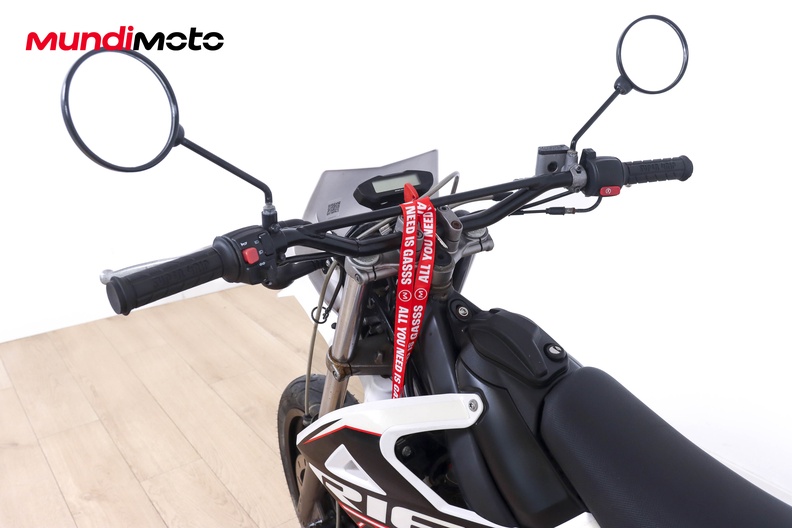 Motorbike image 10