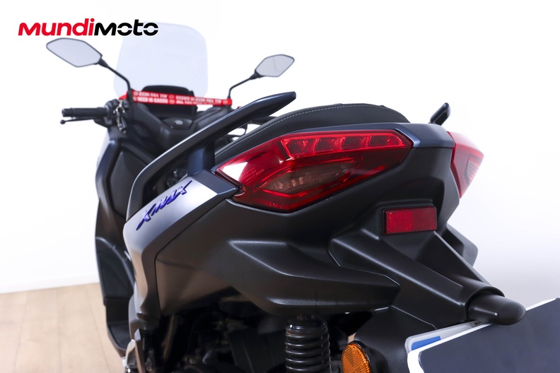 Motorbike image 9