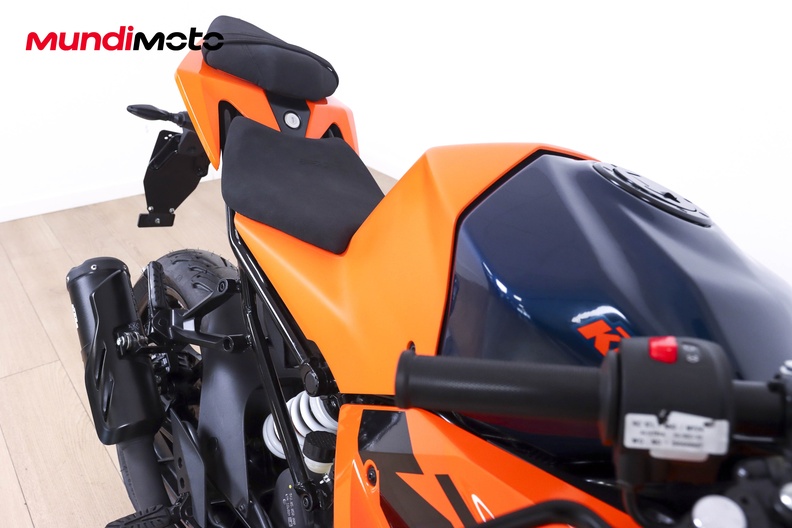 Motorbike image 12