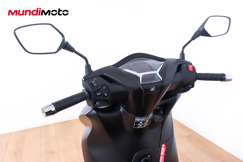 Motorbike image 10