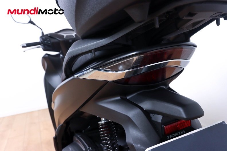 Motorbike image 9