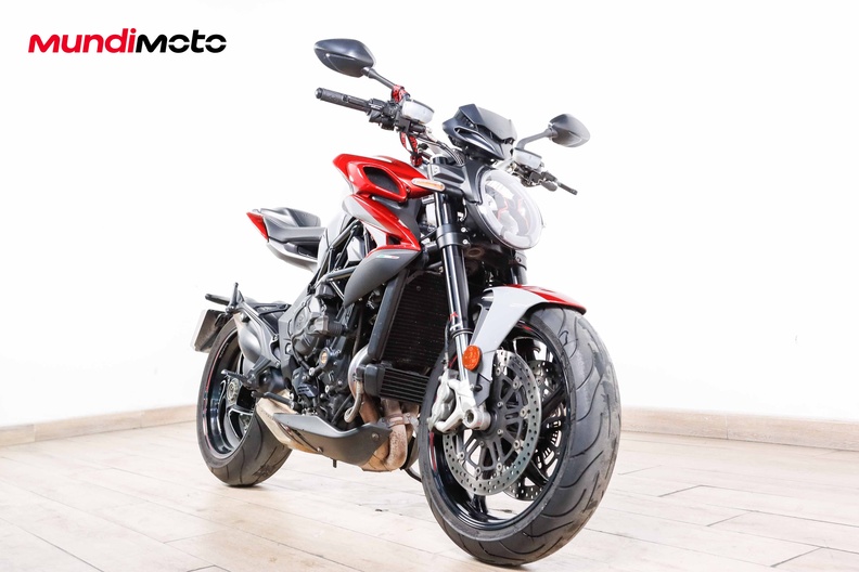 https://assets.mundimoto.com/images/8f162f0c-7dea-4d81-83dc-b1e0449c86b8/RIGHT_FRONT-0_medium.jpg