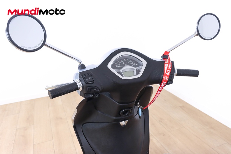 Motorbike image 10