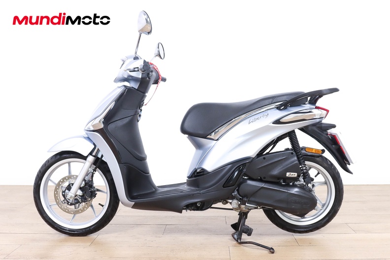 Motorbike image 5