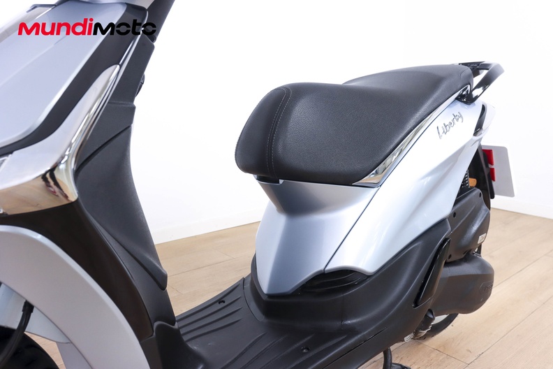 Motorbike image 8