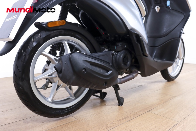 Motorbike image 3