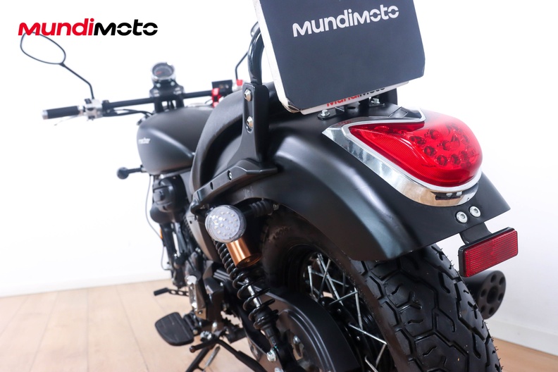 Motorbike image 9