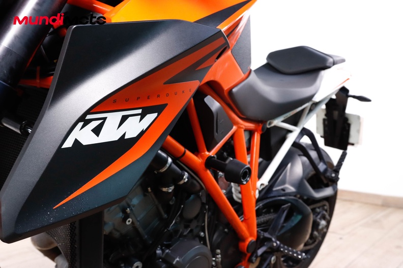Motorbike image 9