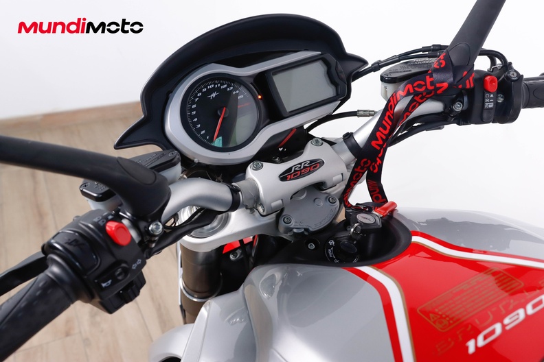 https://assets.mundimoto.com/images/8faf1f8a-0922-4a8c-a703-dab29d3738db/COCKPIT_HANDLEBAR-0_medium.jpg