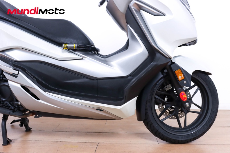 Motorbike image 13