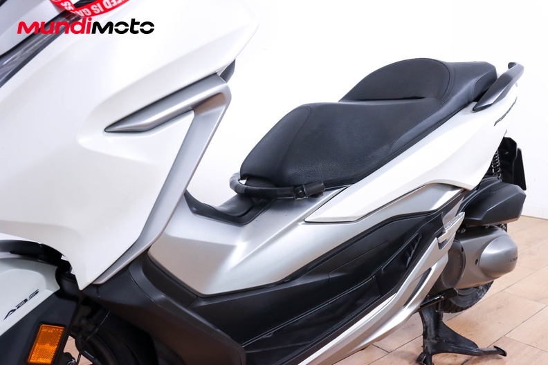 Motorbike image 8