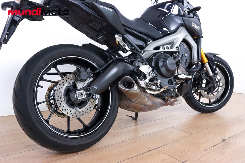 Motorbike image 3