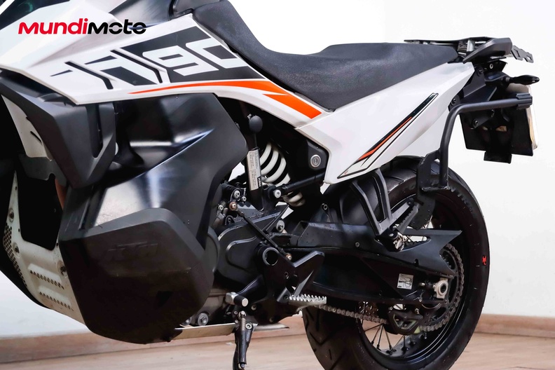 Motorbike image 8