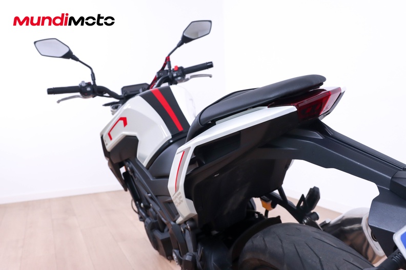 Motorbike image 8
