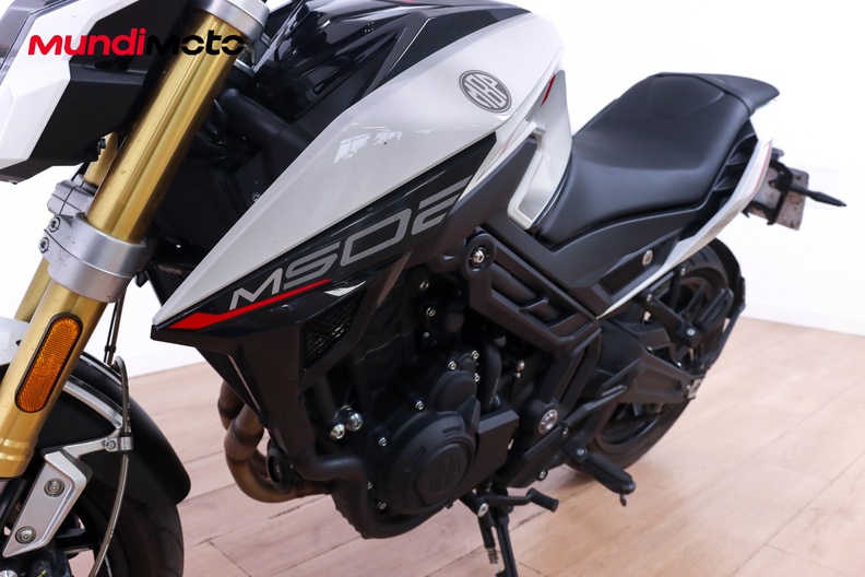 Motorbike image 9
