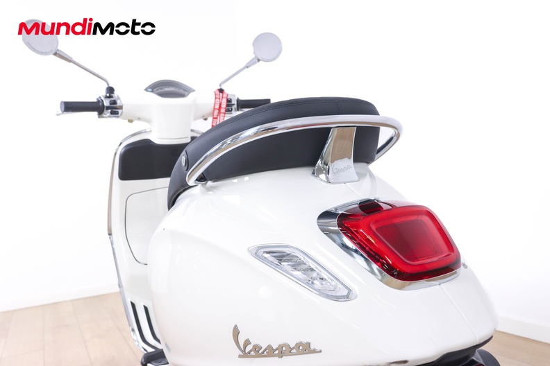 Motorbike image 9
