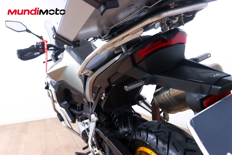 Motorbike image 9