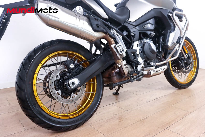 Motorbike image 3