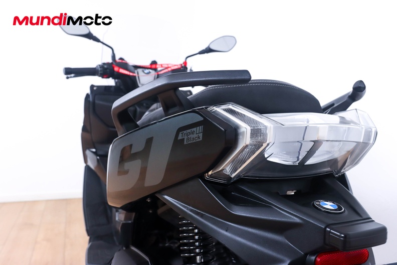 Motorbike image 9