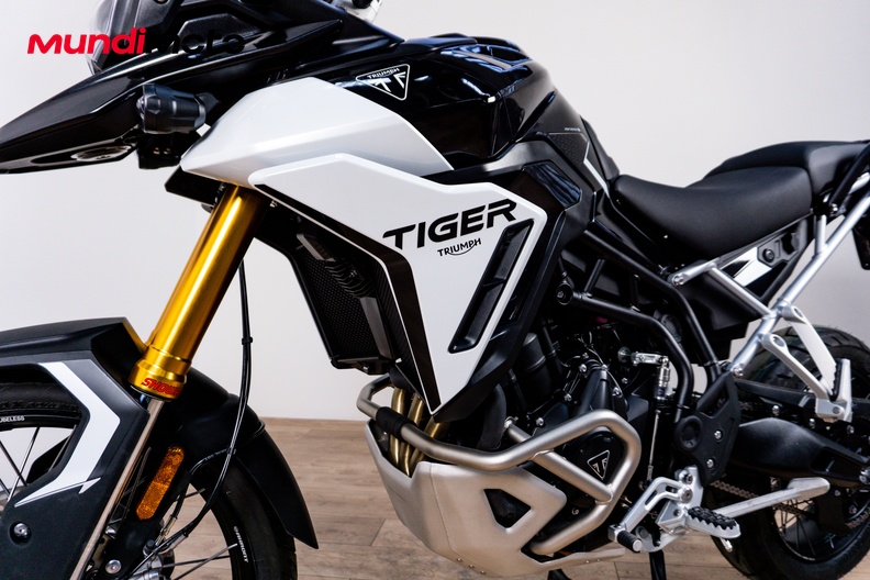 Motorbike image 9
