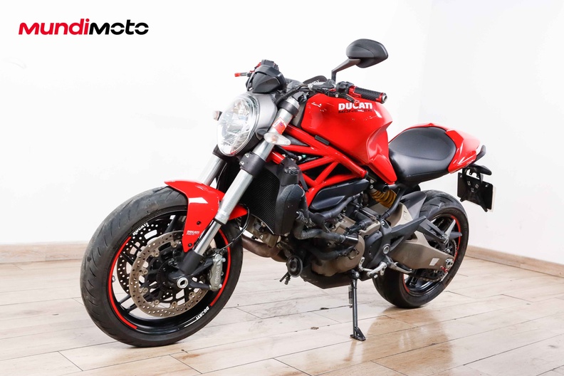 https://assets.mundimoto.com/images/923df836-b407-4529-b681-0a1802c14918/LEFT_FRONT-0_medium.jpg