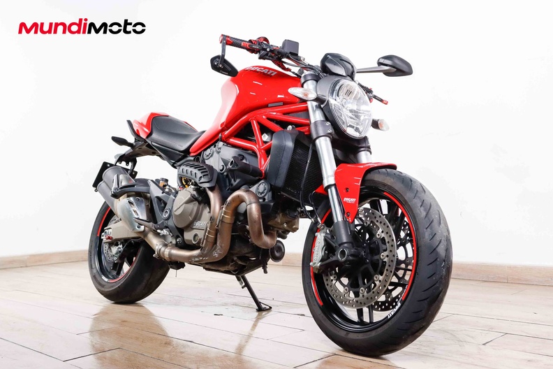 https://assets.mundimoto.com/images/923df836-b407-4529-b681-0a1802c14918/RIGHT_FRONT-0_medium.jpg