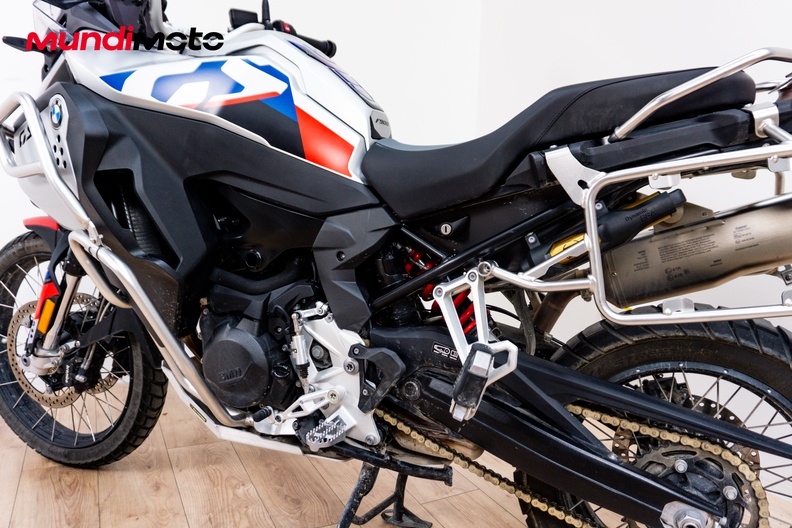 Motorbike image 8