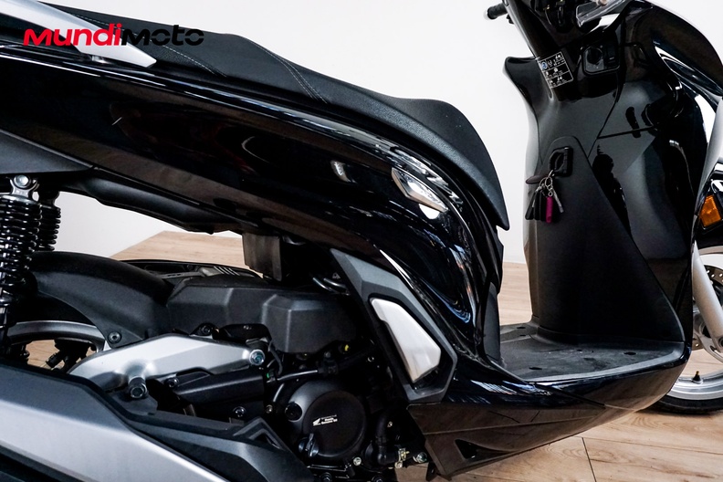 Motorbike image 3