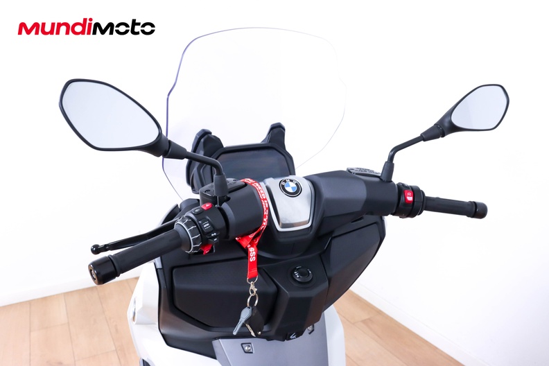 Motorbike image 10