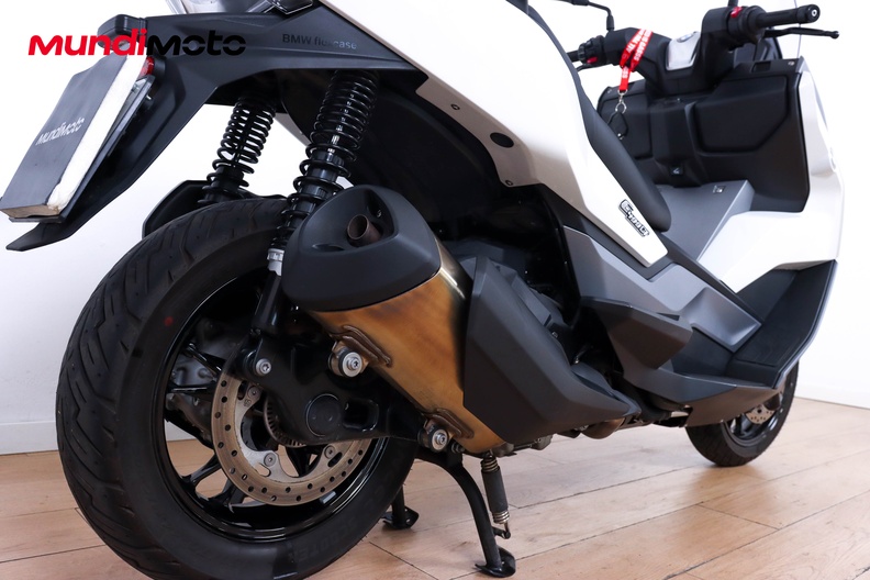 Motorbike image 3