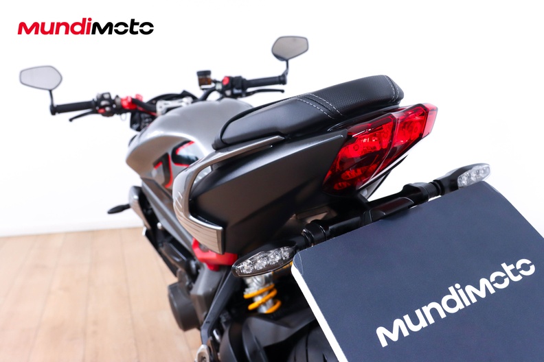 Motorbike image 9