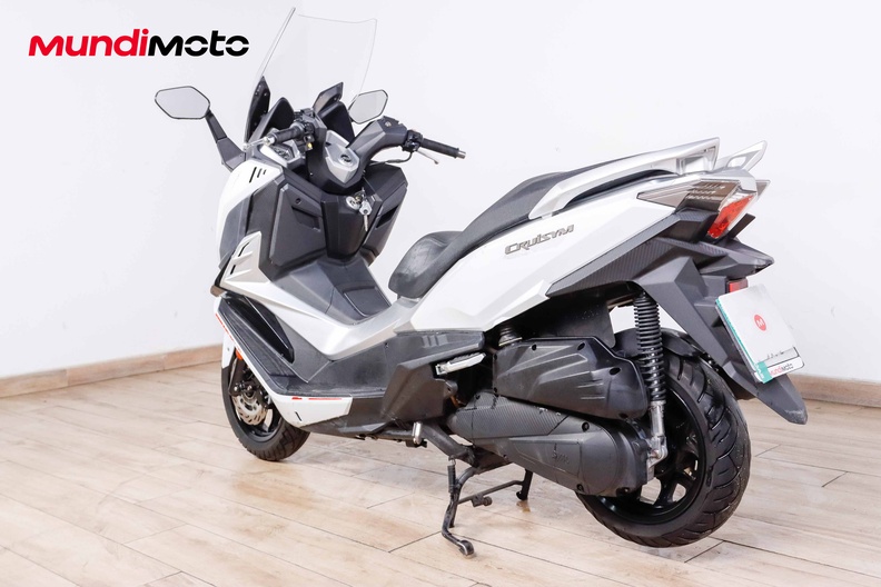 Motorbike image 6