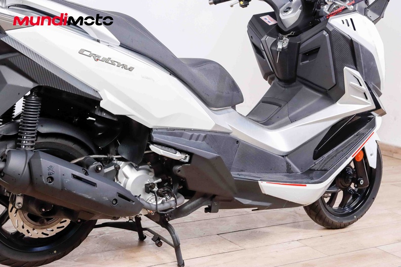 Motorbike image 3