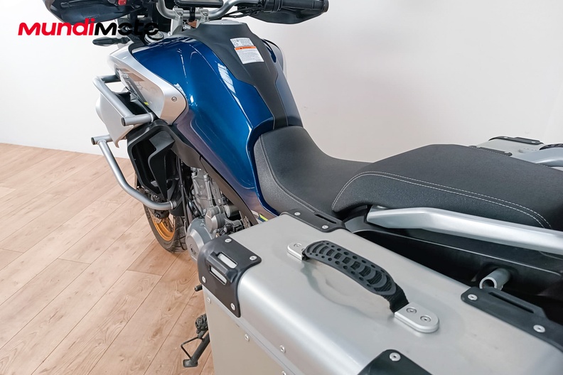 Motorbike image 8