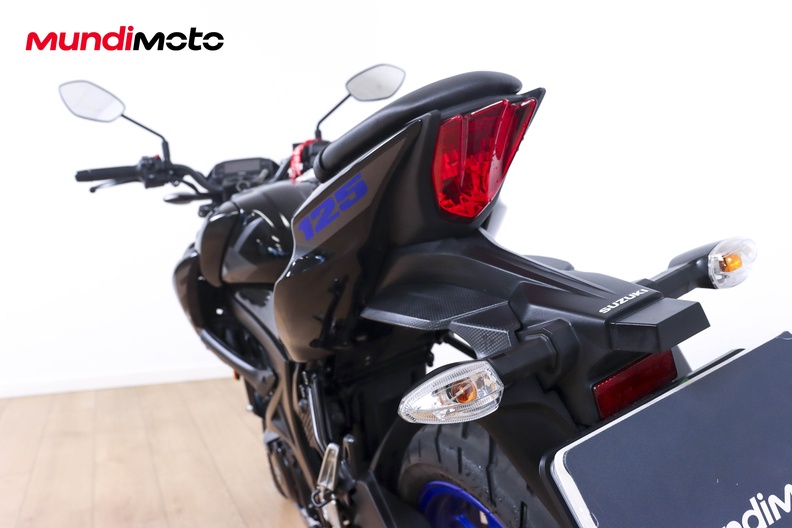 Motorbike image 9