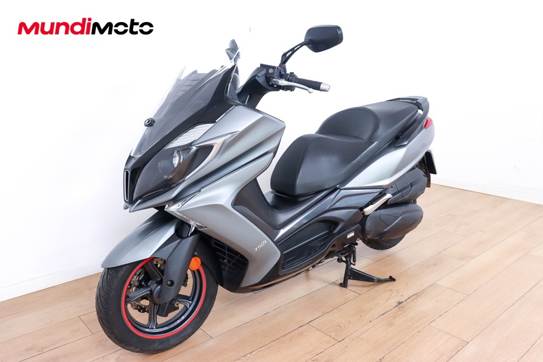 Motorbike image 7