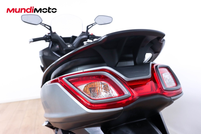Motorbike image 9