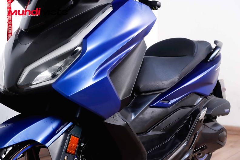 Motorbike image 8