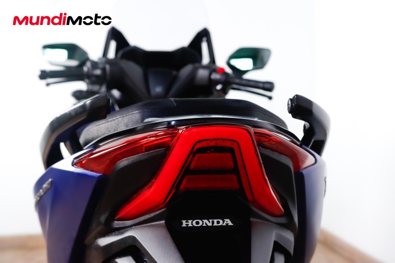 Motorbike image 9